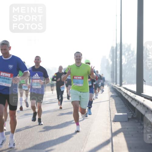 03.10.2025 - Köhlbrandbrückenlauf Jannik Wohlers http://msf.ph/oto/9055708 03.10.2025 09:12:57 Position 3 3078, 3841 meine-sportfotos.de