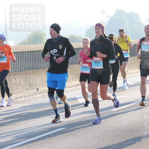 03.10.2025 - Köhlbrandbrückenlauf Lena Gebhardt http://msf.ph/oto/9055721 03.10.2025 09:17:09 Position 1 1211, 3251, 1152, 9, 1274, 2024, 3454 meine-sportfotos.de
