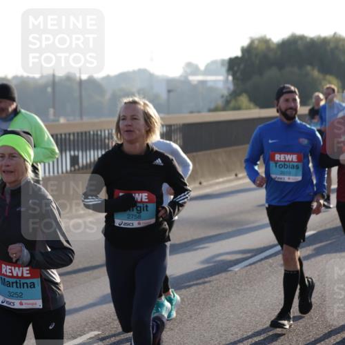 03.10.2025 - Köhlbrandbrückenlauf Jannik Wohlers http://msf.ph/oto/9055776 03.10.2025 09:20:43 Position 3 3252, 2758, 2010, 2009 meine-sportfotos.de