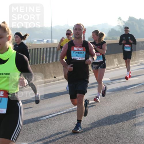 03.10.2025 - Köhlbrandbrückenlauf Lena Gebhardt http://msf.ph/oto/9055799 03.10.2025 09:17:11 Position 1 3454, 1274, 2018 meine-sportfotos.de