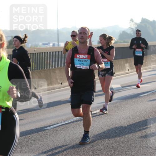 03.10.2025 - Köhlbrandbrückenlauf Lena Gebhardt http://msf.ph/oto/9055803 03.10.2025 09:17:11 Position 1 3454, 1274 meine-sportfotos.de
