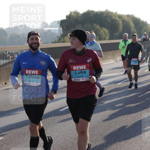 03.10.2025 - Köhlbrandbrückenlauf Jannik Wohlers http://msf.ph/oto/9055810 03.10.2025 09:20:43 Position 3 2010, 2009, 1348 meine-sportfotos.de