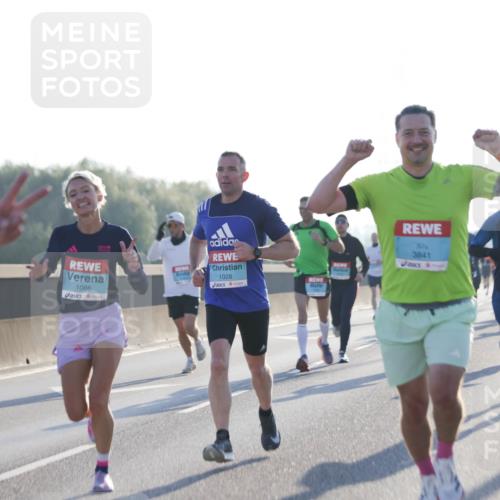 03.10.2025 - Köhlbrandbrückenlauf Jannik Wohlers http://msf.ph/oto/9055813 03.10.2025 09:12:59 Position 3 1086, 3841, 1028 meine-sportfotos.de