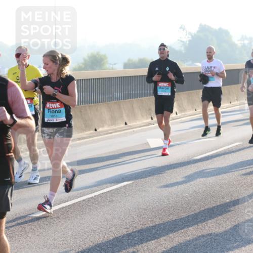 03.10.2025 - Köhlbrandbrückenlauf Lena Gebhardt http://msf.ph/oto/9055844 03.10.2025 09:17:12 Position 1 1274, 1018, 3603 meine-sportfotos.de