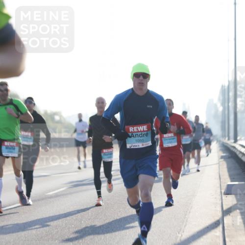 03.10.2025 - Köhlbrandbrückenlauf Jannik Wohlers http://msf.ph/oto/9055889 03.10.2025 09:13:00 Position 3 1050 meine-sportfotos.de