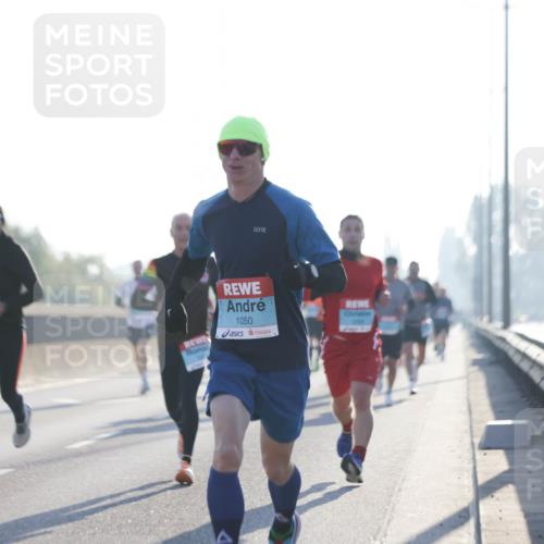 03.10.2025 - Köhlbrandbrückenlauf Jannik Wohlers http://msf.ph/oto/9055924 03.10.2025 09:13:00 Position 3 1050 meine-sportfotos.de