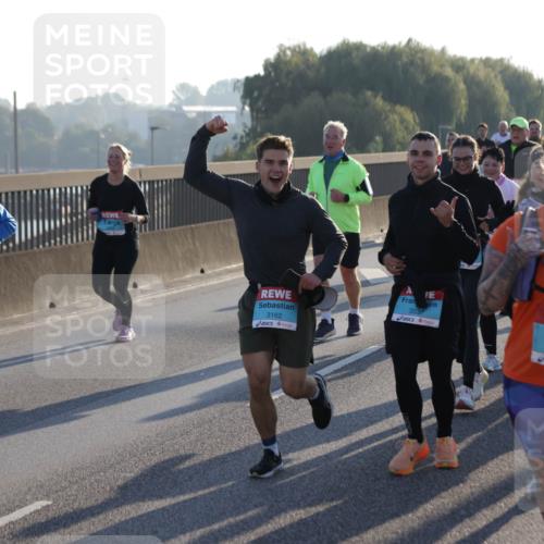 03.10.2025 - Köhlbrandbrückenlauf Jannik Wohlers http://msf.ph/oto/9055942 03.10.2025 09:20:46 Position 3 3162, 3537, 1348 meine-sportfotos.de