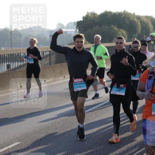 03.10.2025 - Köhlbrandbrückenlauf Jannik Wohlers http://msf.ph/oto/9055958 03.10.2025 09:20:46 Position 3 2448, 3162, 3537, 1348 meine-sportfotos.de