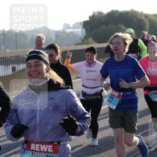 03.10.2025 - Köhlbrandbrückenlauf Jannik Wohlers http://msf.ph/oto/9056039 03.10.2025 09:20:48 Position 3 3537, 3536, 1804 meine-sportfotos.de