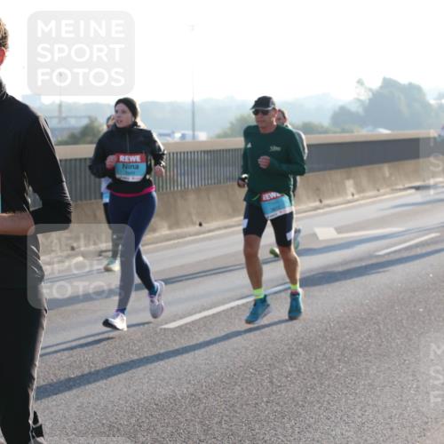 03.10.2025 - Köhlbrandbrückenlauf Lena Gebhardt http://msf.ph/oto/9056066 03.10.2025 09:17:18 Position 1  meine-sportfotos.de