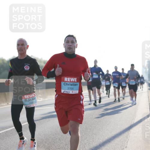 03.10.2025 - Köhlbrandbrückenlauf Jannik Wohlers http://msf.ph/oto/9056071 03.10.2025 09:13:03 Position 3 1020, 3705 meine-sportfotos.de