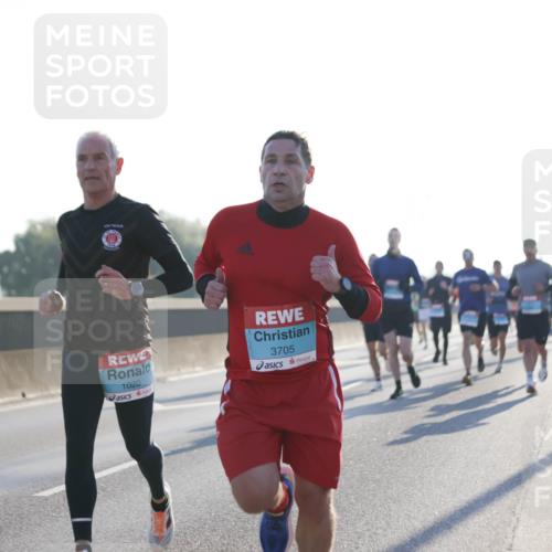 03.10.2025 - Köhlbrandbrückenlauf Jannik Wohlers http://msf.ph/oto/9056082 03.10.2025 09:13:03 Position 3 1020, 3705 meine-sportfotos.de
