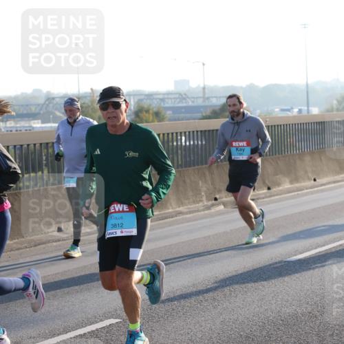 03.10.2025 - Köhlbrandbrückenlauf Lena Gebhardt http://msf.ph/oto/9056105 03.10.2025 09:17:20 Position 1 449, 5, 1380, 3812 meine-sportfotos.de