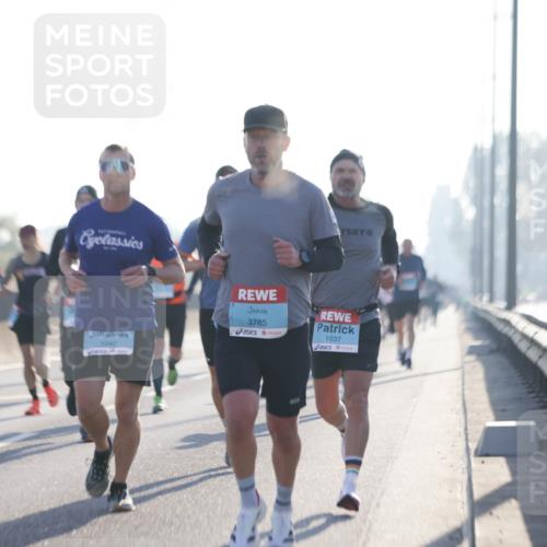 03.10.2025 - Köhlbrandbrückenlauf Jannik Wohlers http://msf.ph/oto/9056126 03.10.2025 09:13:05 Position 3 16, 1040, 3785, 1037 meine-sportfotos.de