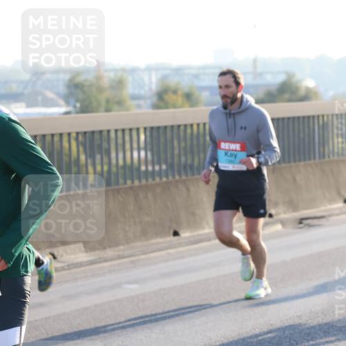 03.10.2025 - Köhlbrandbrückenlauf Lena Gebhardt http://msf.ph/oto/9056128 03.10.2025 09:17:20 Position 1 50, 3812 meine-sportfotos.de