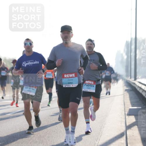 03.10.2025 - Köhlbrandbrückenlauf Jannik Wohlers http://msf.ph/oto/9056155 03.10.2025 09:13:05 Position 3 16, 2792, 1040, 3785, 1037 meine-sportfotos.de