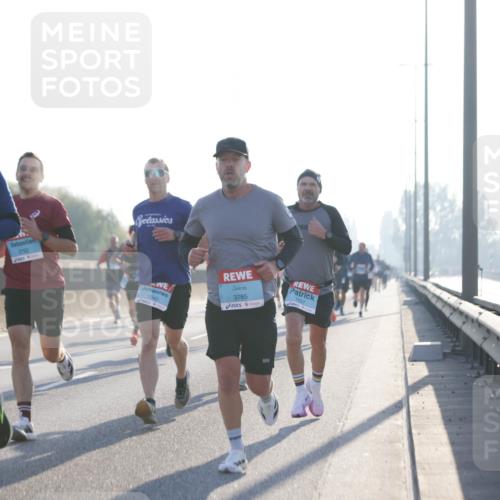 03.10.2025 - Köhlbrandbrückenlauf Jannik Wohlers http://msf.ph/oto/9056169 03.10.2025 09:13:06 Position 3 1016, 2792, 1040, 3785, 1037 meine-sportfotos.de