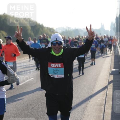 03.10.2025 - Köhlbrandbrückenlauf Jannik Wohlers http://msf.ph/oto/9056196 03.10.2025 09:20:50 Position 3 1820, 3843 meine-sportfotos.de