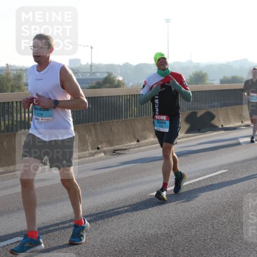 03.10.2025 - Köhlbrandbrückenlauf Lena Gebhardt http://msf.ph/oto/9056198 03.10.2025 09:17:22 Position 1  meine-sportfotos.de