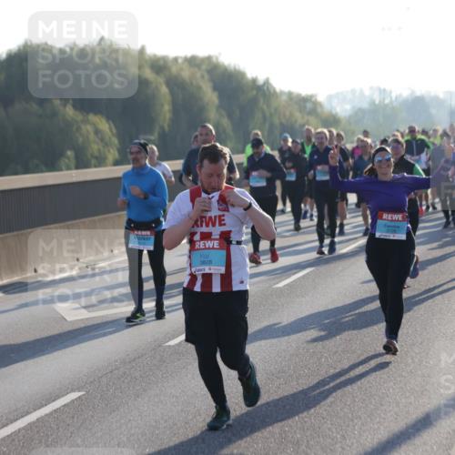 03.10.2025 - Köhlbrandbrückenlauf Jannik Wohlers http://msf.ph/oto/9056242 03.10.2025 09:20:52 Position 3 3828, 3726 meine-sportfotos.de