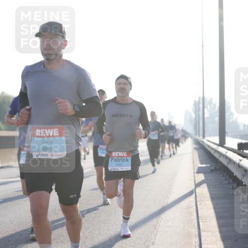 03.10.2025 - Köhlbrandbrückenlauf Jannik Wohlers http://msf.ph/oto/9056245 03.10.2025 09:13:07 Position 3 3785, 1037, 57 meine-sportfotos.de