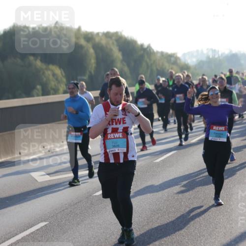 03.10.2025 - Köhlbrandbrückenlauf Jannik Wohlers http://msf.ph/oto/9056247 03.10.2025 09:20:52 Position 3 3828, 3726 meine-sportfotos.de