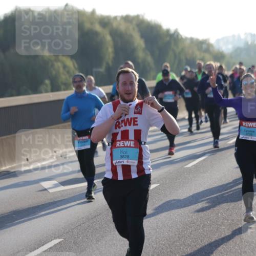 03.10.2025 - Köhlbrandbrückenlauf Jannik Wohlers http://msf.ph/oto/9056265 03.10.2025 09:20:53 Position 3 3828, 3726 meine-sportfotos.de
