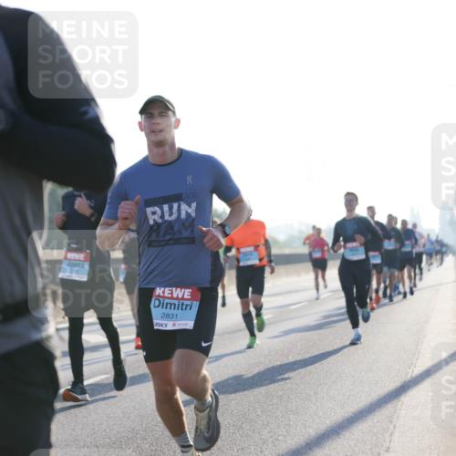 03.10.2025 - Köhlbrandbrückenlauf Jannik Wohlers http://msf.ph/oto/9056272 03.10.2025 09:13:08 Position 3 037, 2024, 00, 2831 meine-sportfotos.de