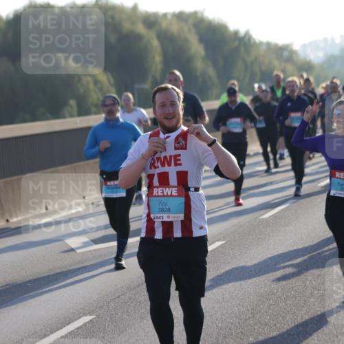 03.10.2025 - Köhlbrandbrückenlauf Jannik Wohlers http://msf.ph/oto/9056273 03.10.2025 09:20:53 Position 3 3828, 3726 meine-sportfotos.de