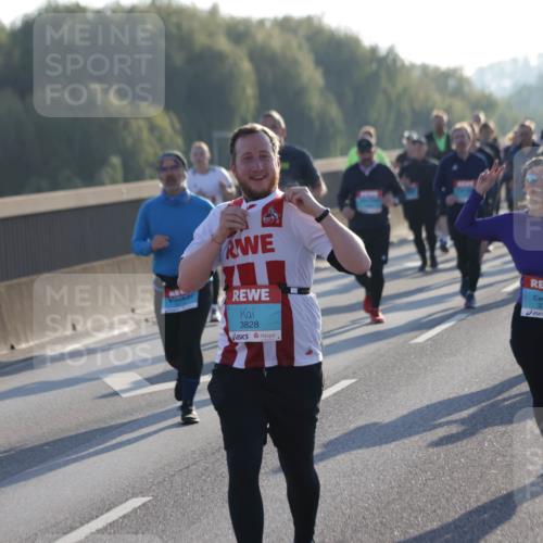 03.10.2025 - Köhlbrandbrückenlauf Jannik Wohlers http://msf.ph/oto/9056278 03.10.2025 09:20:53 Position 3 3828, 3726, 6 meine-sportfotos.de