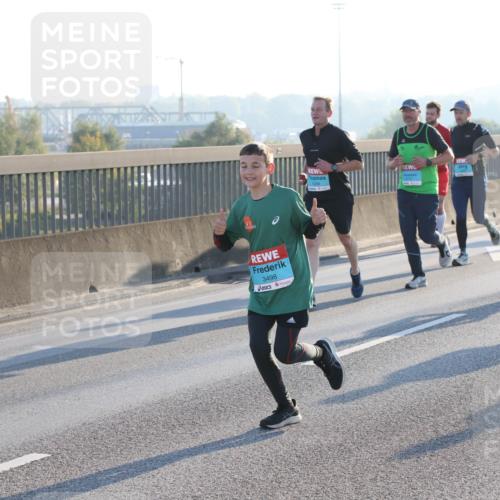 03.10.2025 - Köhlbrandbrückenlauf Lena Gebhardt http://msf.ph/oto/9056279 03.10.2025 09:17:24 Position 1 3498 meine-sportfotos.de