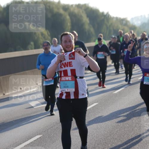 03.10.2025 - Köhlbrandbrückenlauf Jannik Wohlers http://msf.ph/oto/9056281 03.10.2025 09:20:53 Position 3 3828, 3726 meine-sportfotos.de