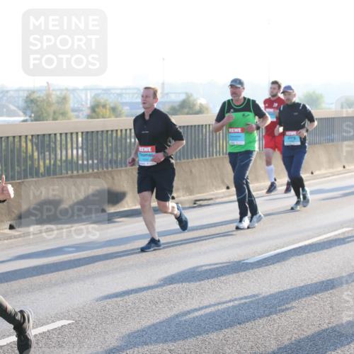 03.10.2025 - Köhlbrandbrückenlauf Lena Gebhardt http://msf.ph/oto/9056312 03.10.2025 09:17:25 Position 1 3498, 1239 meine-sportfotos.de
