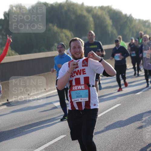 03.10.2025 - Köhlbrandbrückenlauf Jannik Wohlers http://msf.ph/oto/9056319 03.10.2025 09:20:53 Position 3 3828, 3726 meine-sportfotos.de