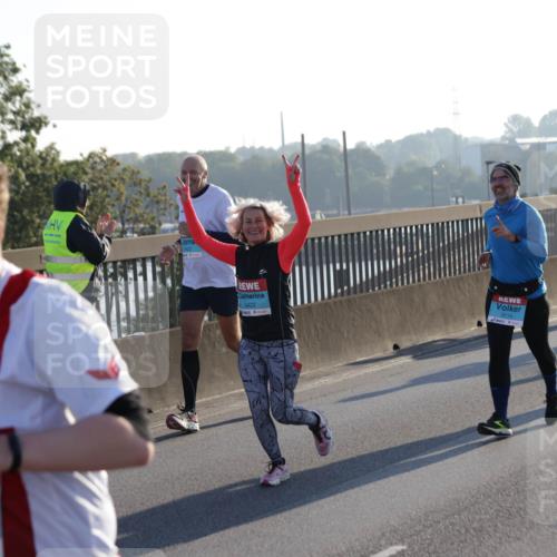 03.10.2025 - Köhlbrandbrückenlauf Jannik Wohlers http://msf.ph/oto/9056377 03.10.2025 09:20:55 Position 3 3828, 3423, 3422, 3114 meine-sportfotos.de