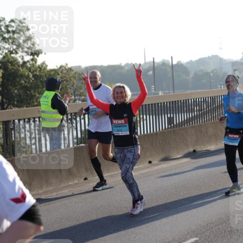 03.10.2025 - Köhlbrandbrückenlauf Jannik Wohlers http://msf.ph/oto/9056387 03.10.2025 09:20:55 Position 3 3422, 3114 meine-sportfotos.de