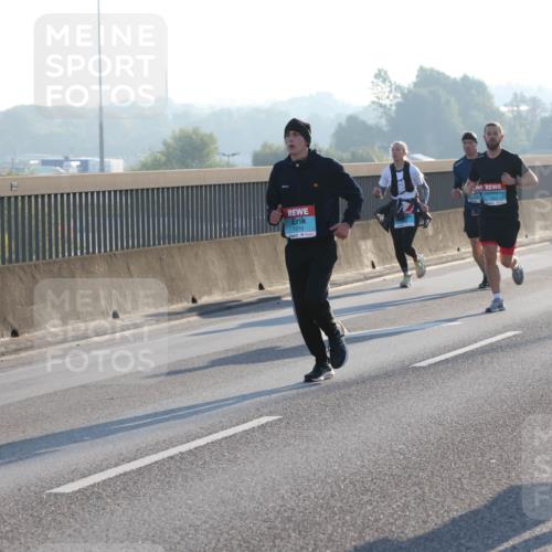 03.10.2025 - Köhlbrandbrückenlauf Lena Gebhardt http://msf.ph/oto/9056460 03.10.2025 09:17:29 Position 1 1216, 3766 meine-sportfotos.de