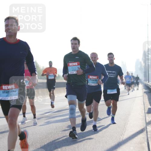 03.10.2025 - Köhlbrandbrückenlauf Jannik Wohlers http://msf.ph/oto/9056474 03.10.2025 09:13:13 Position 3 2628, 3763, 1265, 2024 meine-sportfotos.de