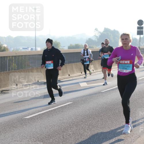 03.10.2025 - Köhlbrandbrückenlauf Lena Gebhardt http://msf.ph/oto/9056495 03.10.2025 09:17:30 Position 1 1216, 3766, 1294 meine-sportfotos.de
