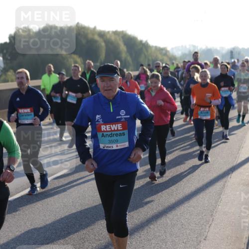 03.10.2025 - Köhlbrandbrückenlauf Jannik Wohlers http://msf.ph/oto/9056508 03.10.2025 09:20:58 Position 3 3582, 1712, 3509 meine-sportfotos.de