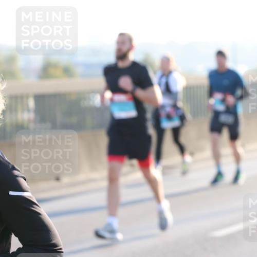 03.10.2025 - Köhlbrandbrückenlauf Lena Gebhardt http://msf.ph/oto/9056600 03.10.2025 09:17:32 Position 1  meine-sportfotos.de