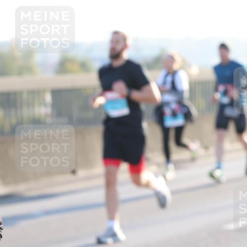 03.10.2025 - Köhlbrandbrückenlauf Lena Gebhardt http://msf.ph/oto/9056611 03.10.2025 09:17:32 Position 1  meine-sportfotos.de