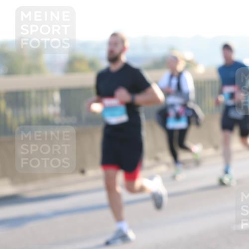 03.10.2025 - Köhlbrandbrückenlauf Lena Gebhardt http://msf.ph/oto/9056616 03.10.2025 09:17:33 Position 1  meine-sportfotos.de