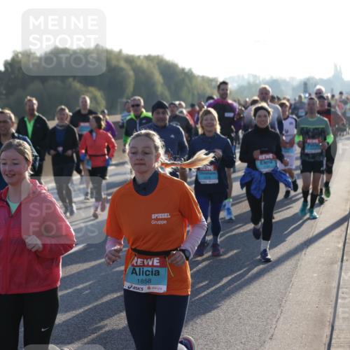 03.10.2025 - Köhlbrandbrückenlauf Jannik Wohlers http://msf.ph/oto/9056627 03.10.2025 09:21:01 Position 3 1858, 1147 meine-sportfotos.de