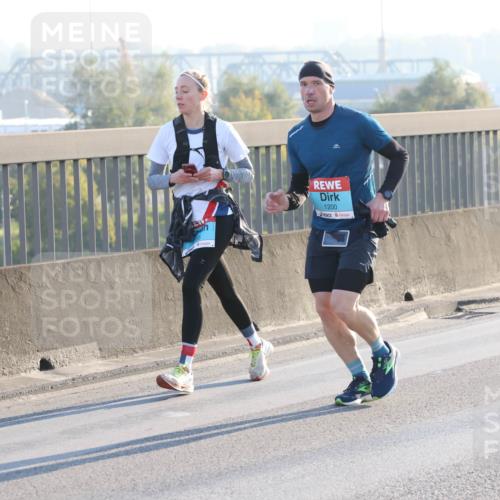 03.10.2025 - Köhlbrandbrückenlauf Lena Gebhardt http://msf.ph/oto/9056636 03.10.2025 09:17:33 Position 1 1200 meine-sportfotos.de