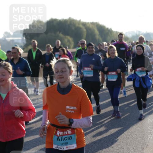 03.10.2025 - Köhlbrandbrückenlauf Jannik Wohlers http://msf.ph/oto/9056663 03.10.2025 09:21:01 Position 3 1858, 1147 meine-sportfotos.de