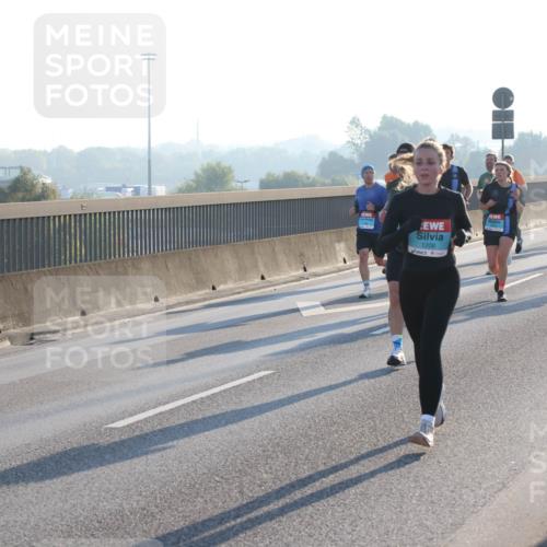 03.10.2025 - Köhlbrandbrückenlauf Lena Gebhardt http://msf.ph/oto/9056673 03.10.2025 09:17:34 Position 1 1208 meine-sportfotos.de
