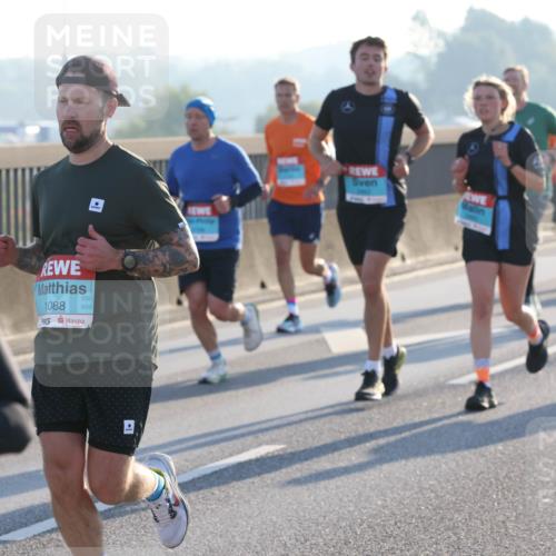 03.10.2025 - Köhlbrandbrückenlauf Lena Gebhardt http://msf.ph/oto/9056726 03.10.2025 09:17:36 Position 1 1088 meine-sportfotos.de