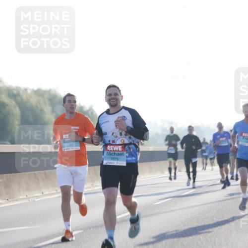 03.10.2025 - Köhlbrandbrückenlauf Jannik Wohlers http://msf.ph/oto/9056746 03.10.2025 09:13:20 Position 3 1423, 2879 meine-sportfotos.de