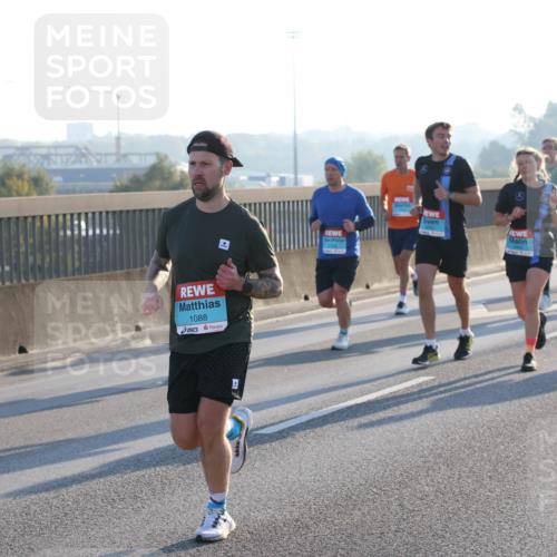 03.10.2025 - Köhlbrandbrückenlauf Lena Gebhardt http://msf.ph/oto/9056749 03.10.2025 09:17:36 Position 1 1088 meine-sportfotos.de
